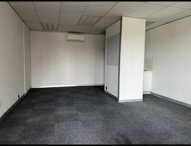 BUSINESS PROPERTY TO RENT IN CLAREMONT